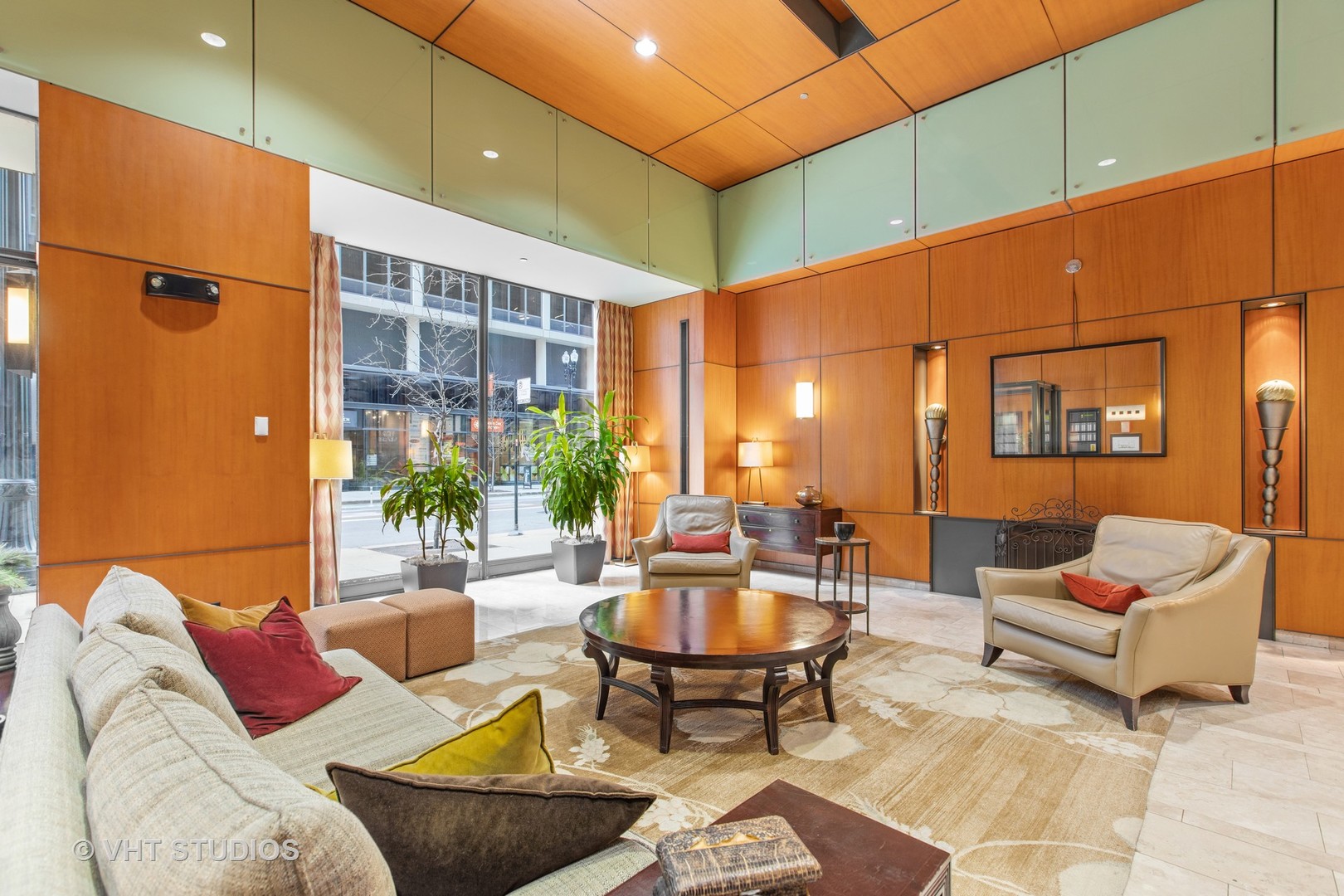 208 W Washington Street Unit: 1504