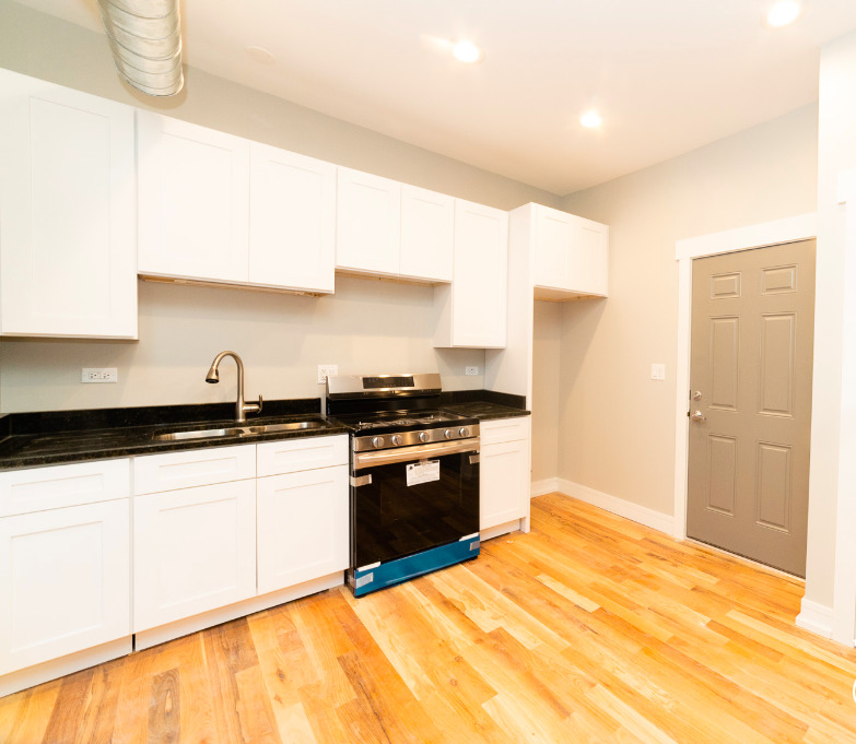 4240 S Cottage Grove Avenue Unit: 2C