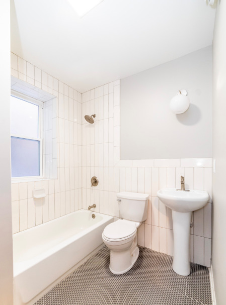 4240 S Cottage Grove Avenue Unit: 2C