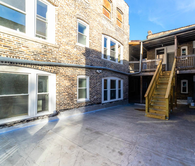 4240 S Cottage Grove Avenue Unit: 2C