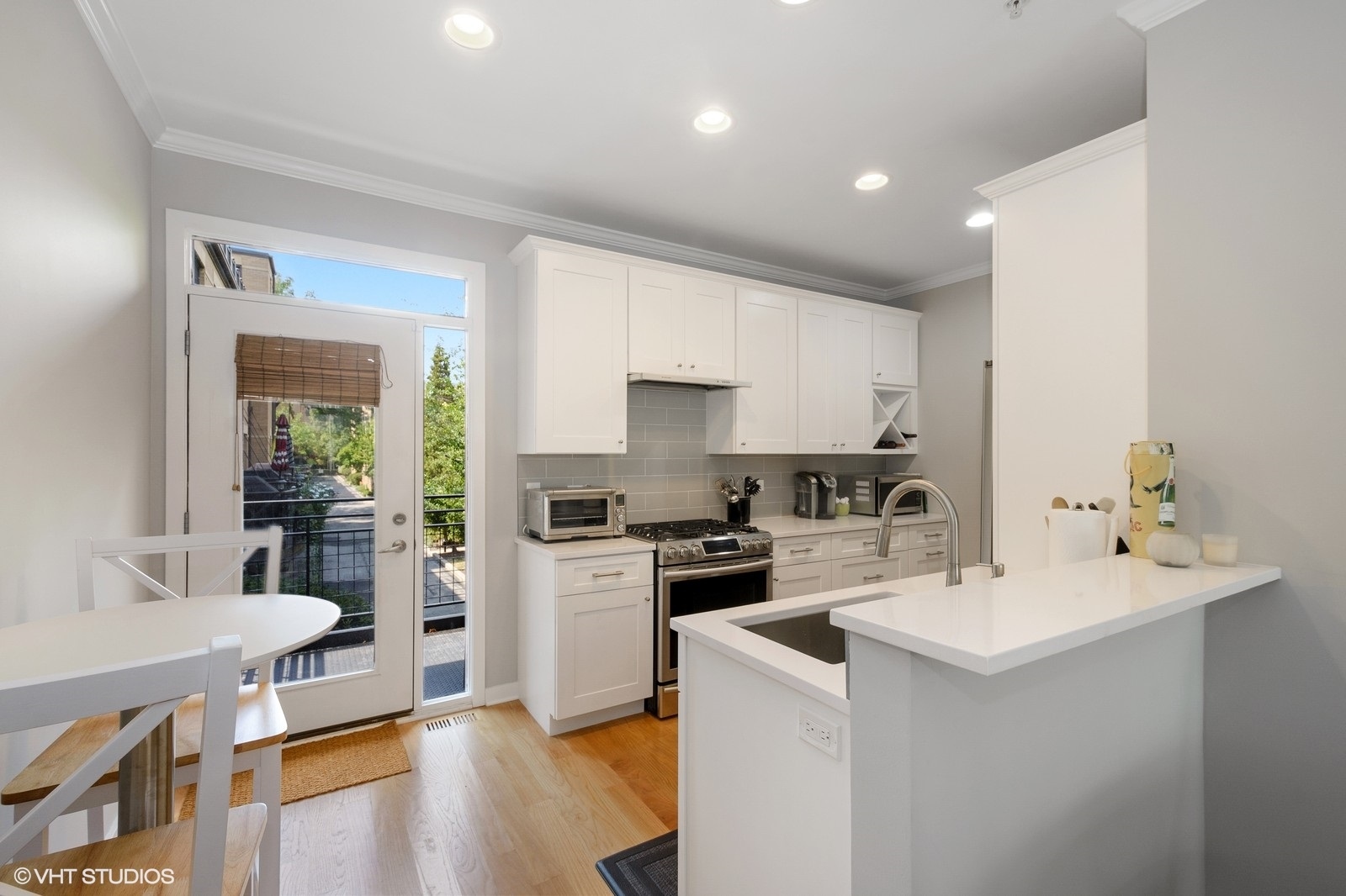 1244 W Monroe Street Unit: 4