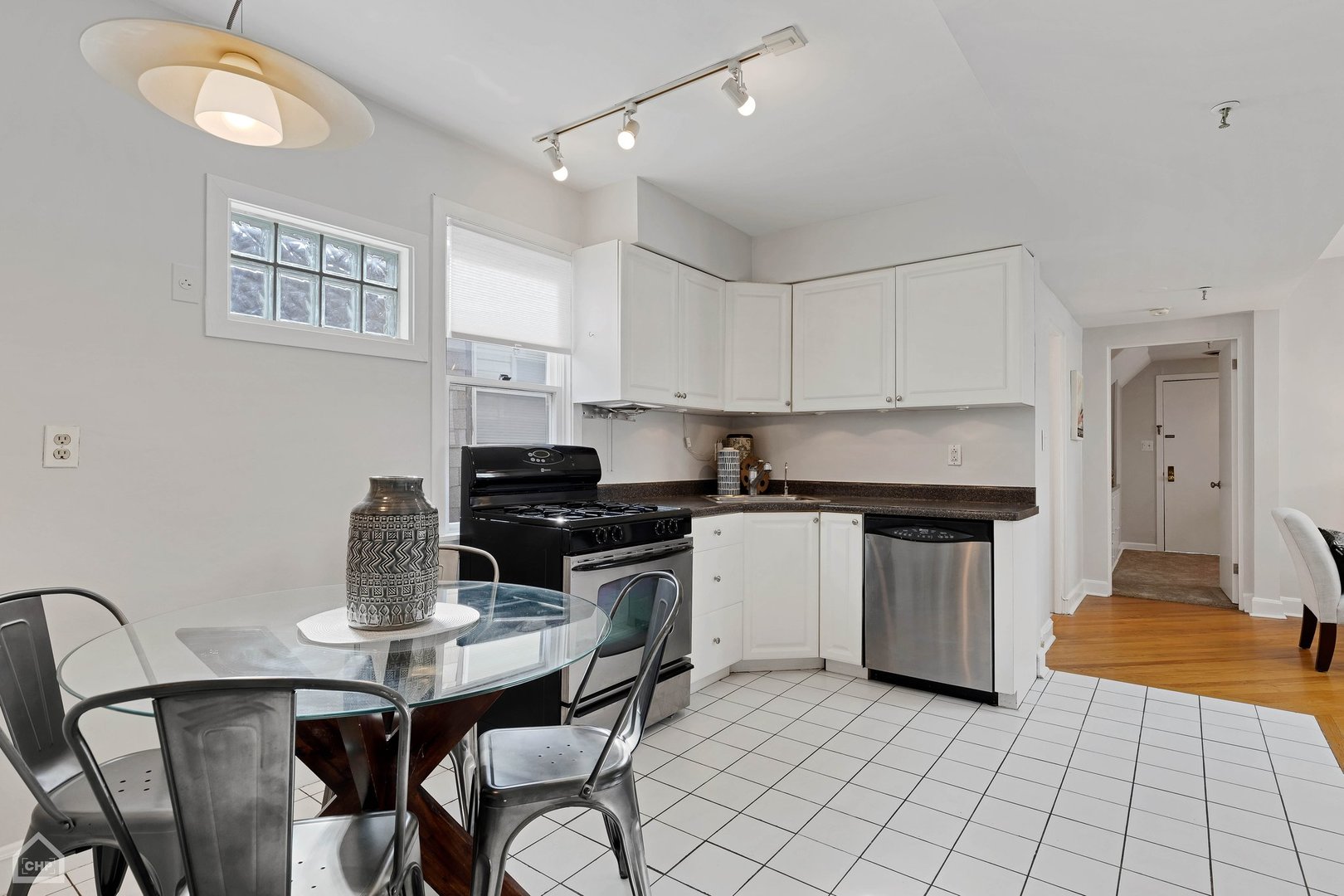 3034 N Seminary Avenue Unit: 3