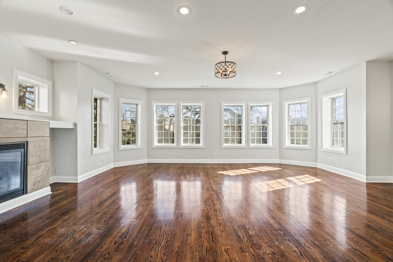 1426 N AUSTIN Boulevard