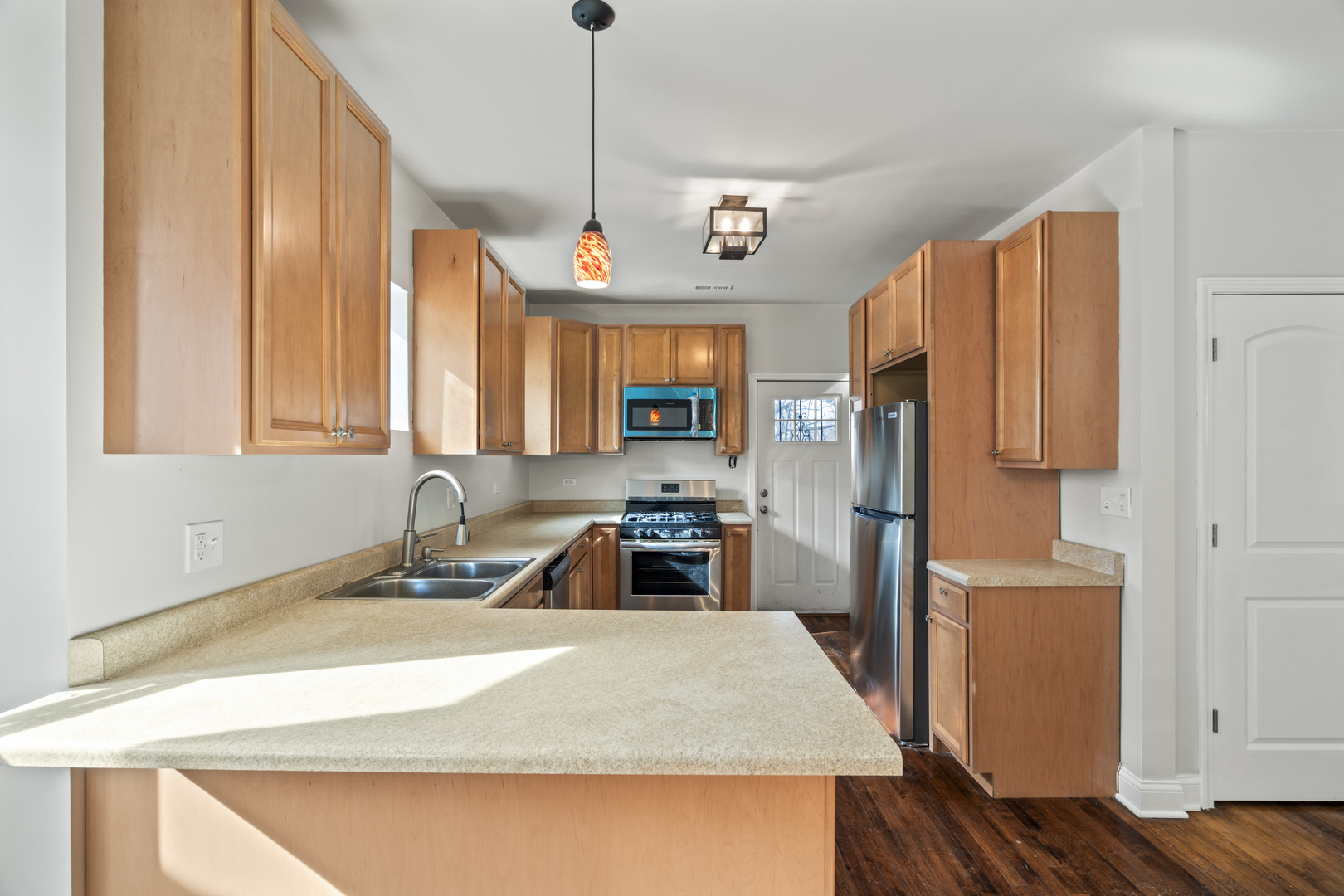 1426 N AUSTIN Boulevard