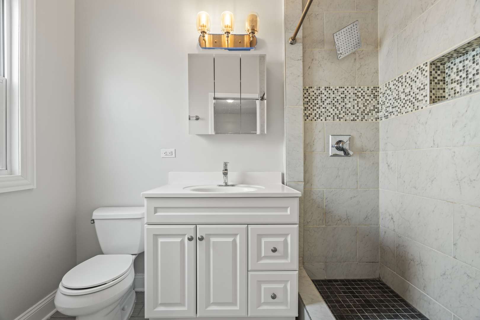 1426 N AUSTIN Boulevard