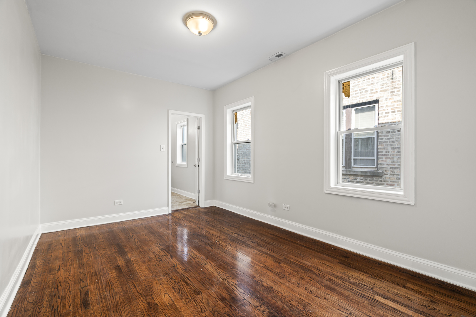 1426 N AUSTIN Boulevard