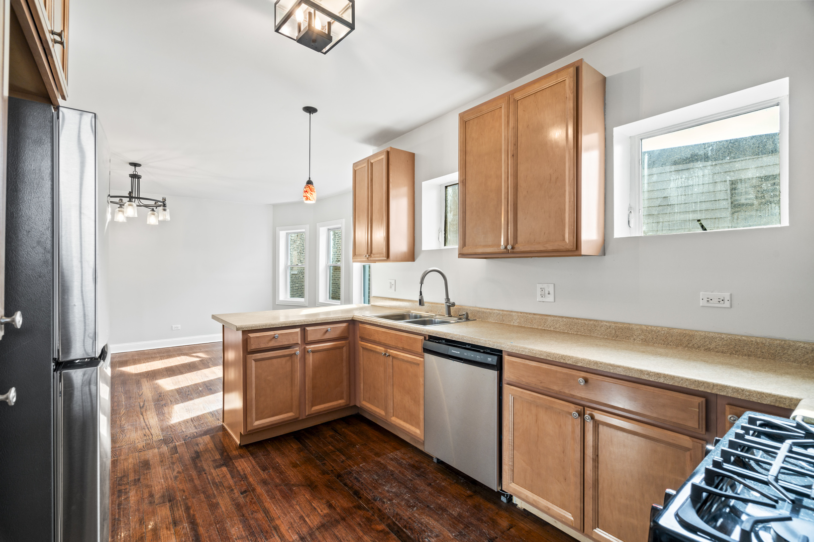 1426 N AUSTIN Boulevard