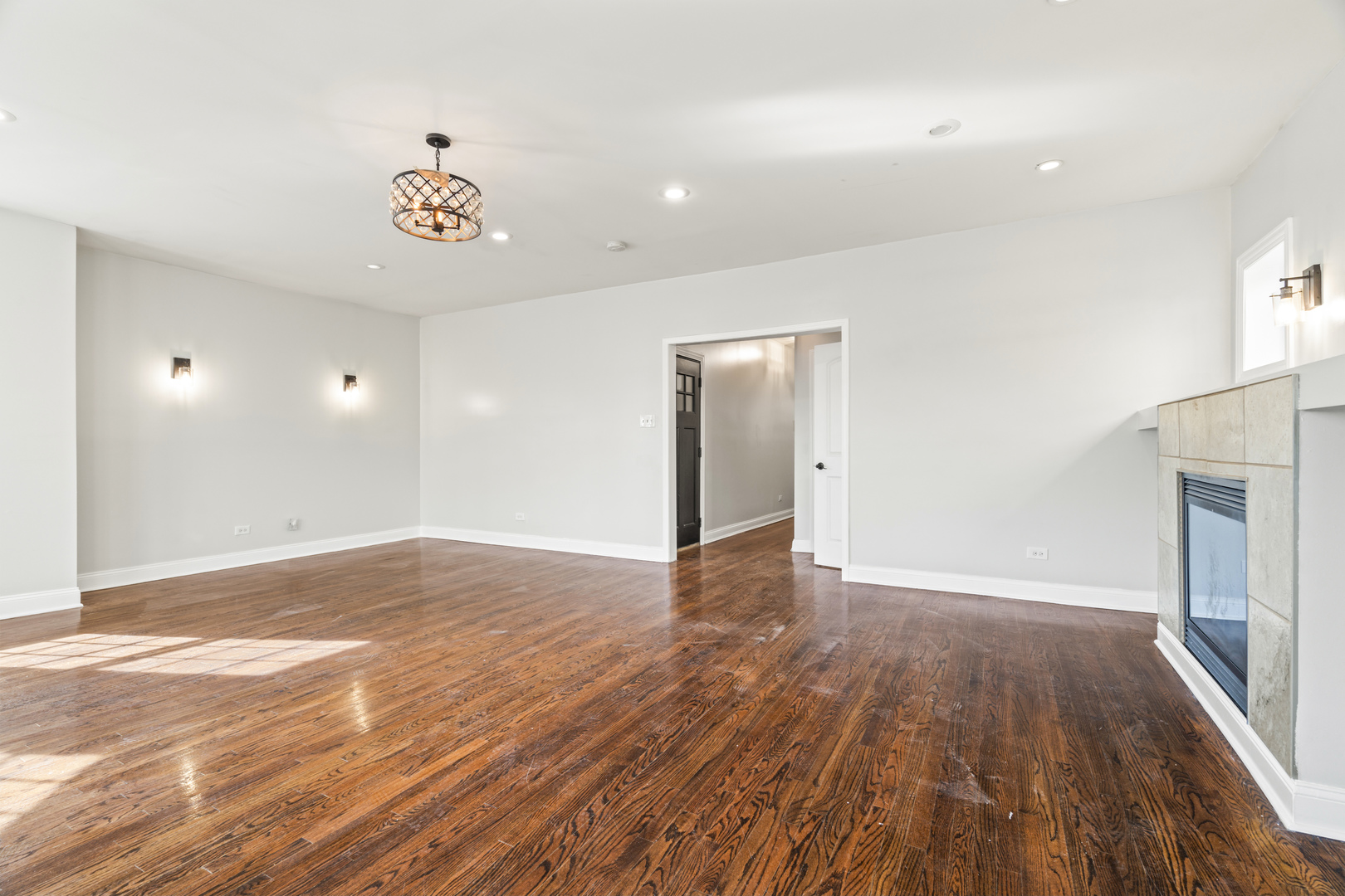 1426 N AUSTIN Boulevard