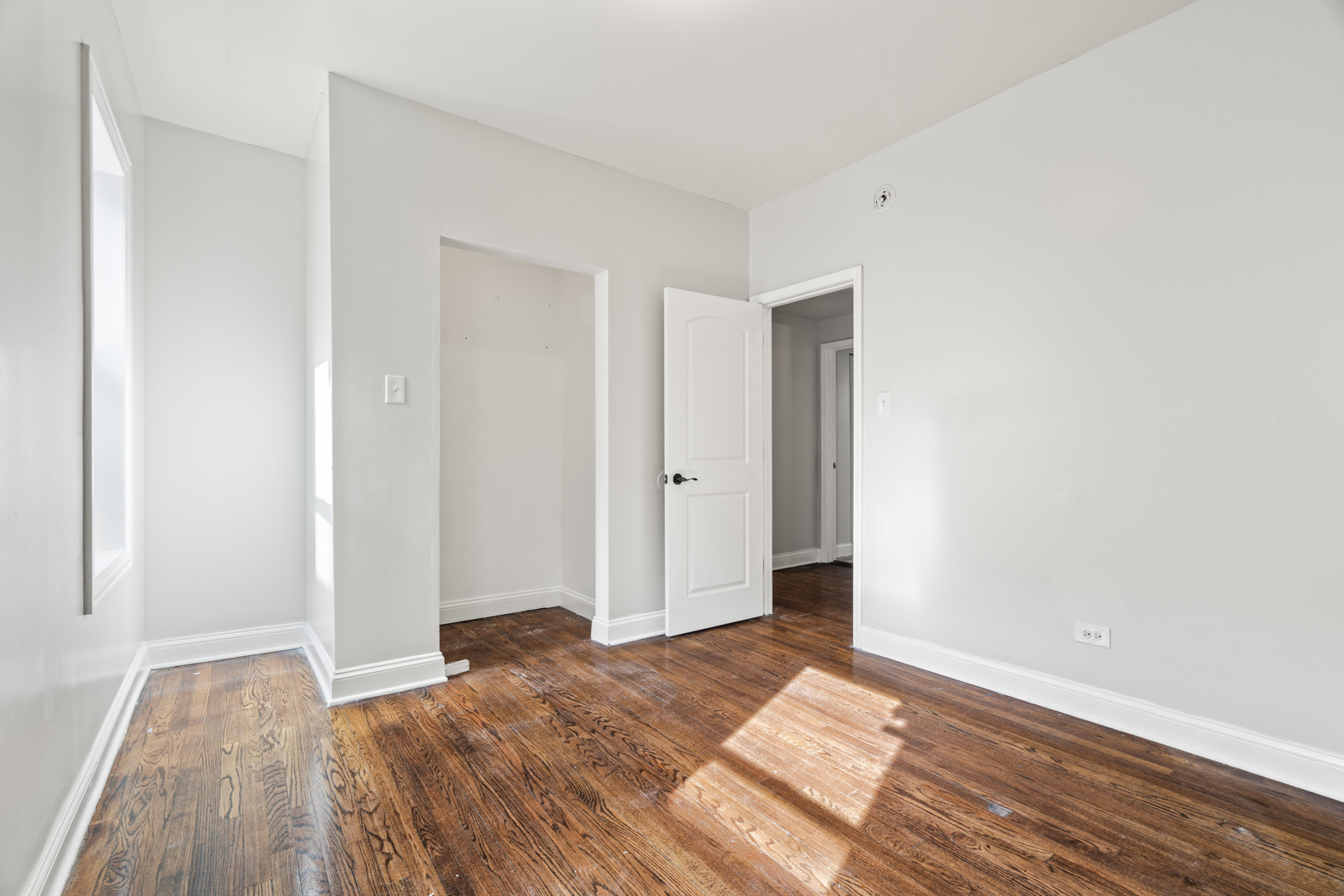 1426 N AUSTIN Boulevard