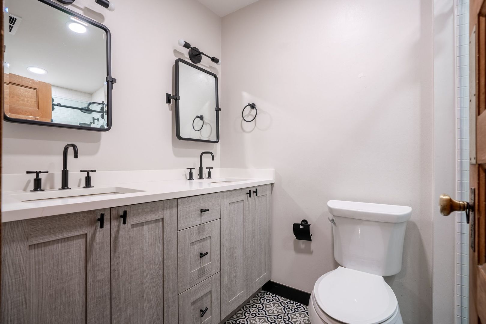 2354 N Cleveland Avenue Unit: 2