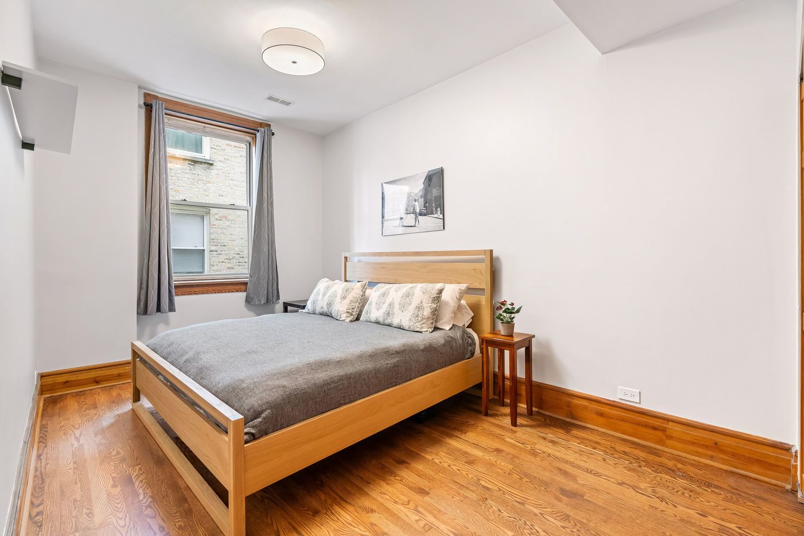 2354 N Cleveland Avenue Unit: 2