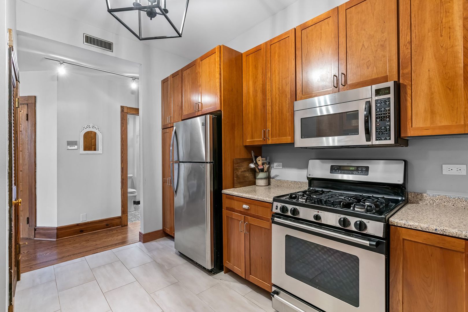 2354 N Cleveland Avenue Unit: 2