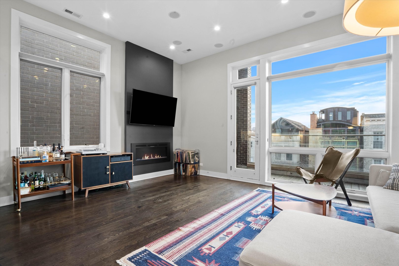 1516 W Huron Street Unit: 3