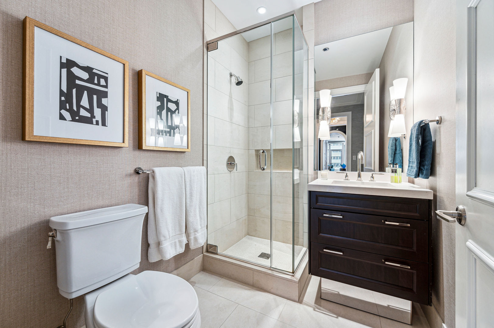 118 E ERIE Street Unit: 24C