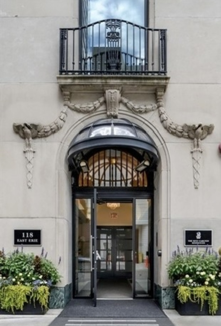 118 E ERIE Street Unit: 24C