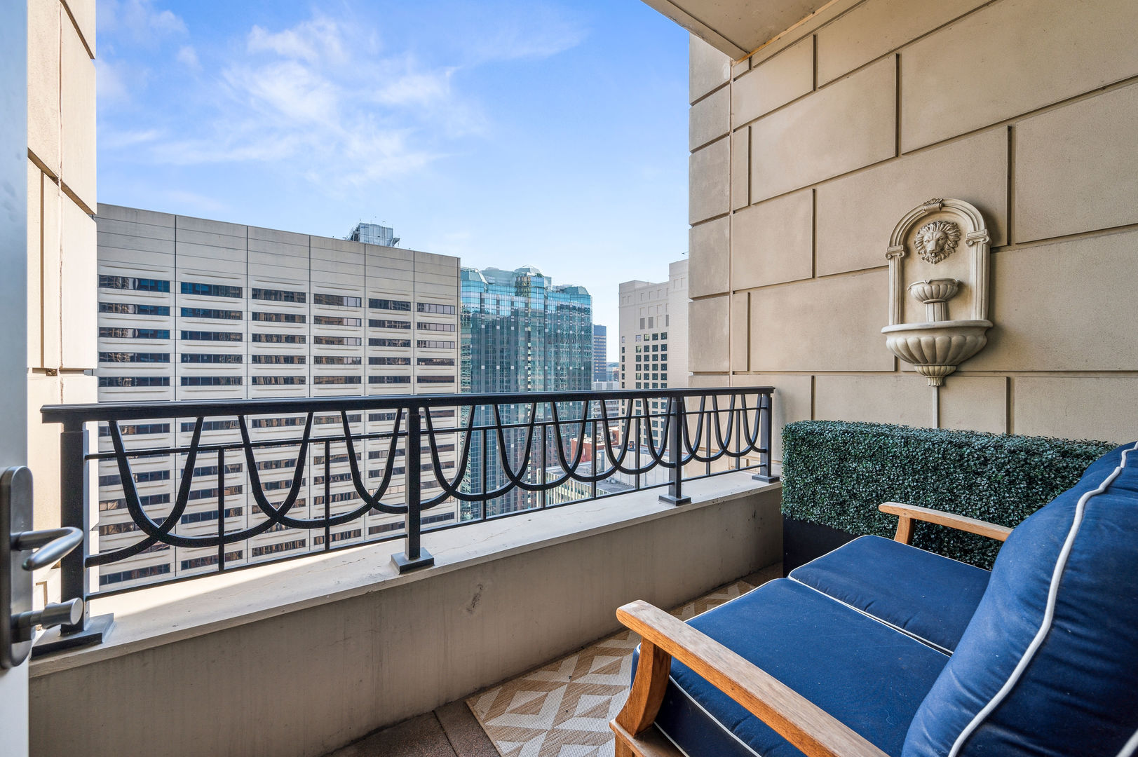 118 E ERIE Street Unit: 24C