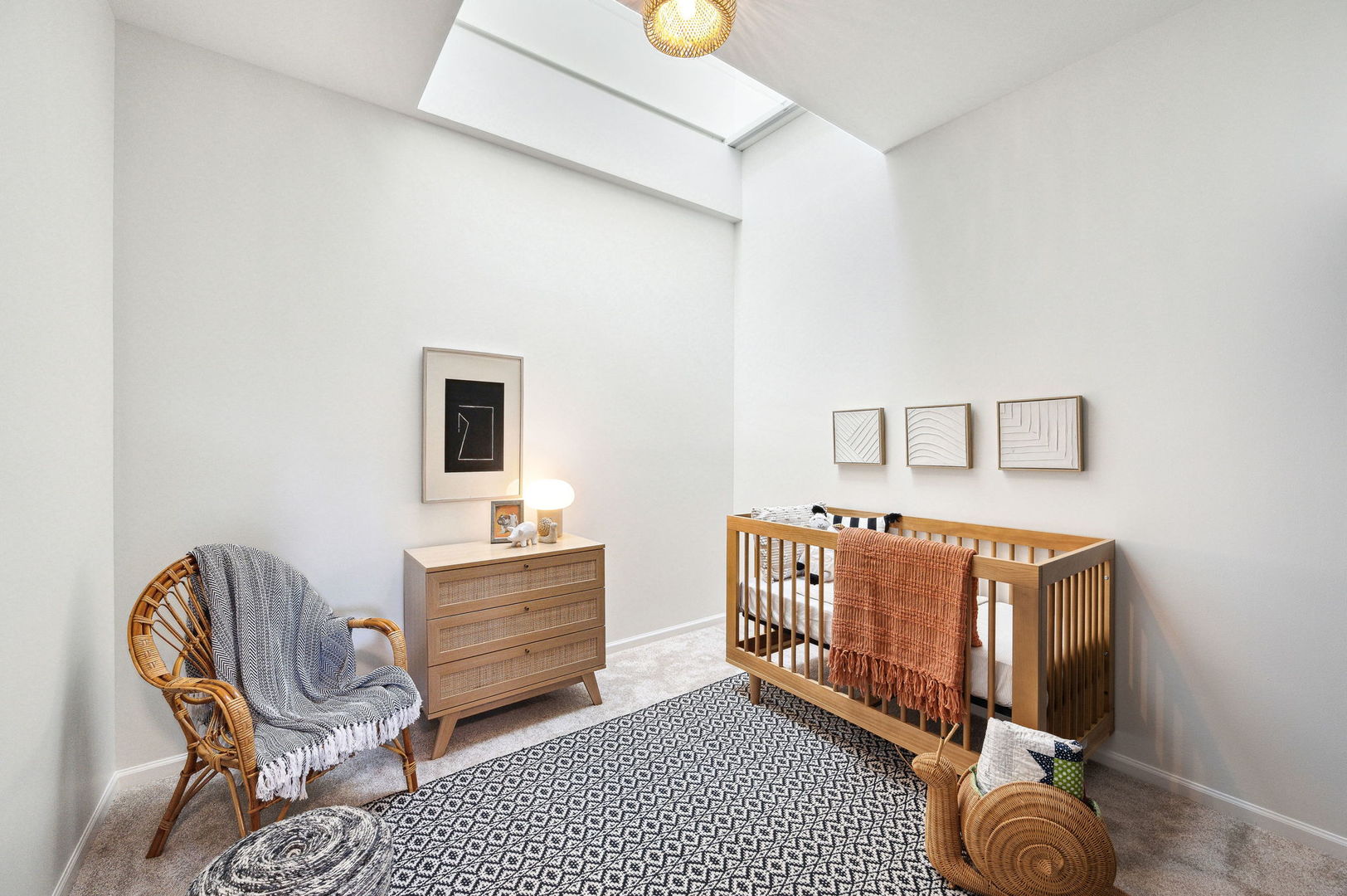 2840 N Lincoln Avenue Unit: F