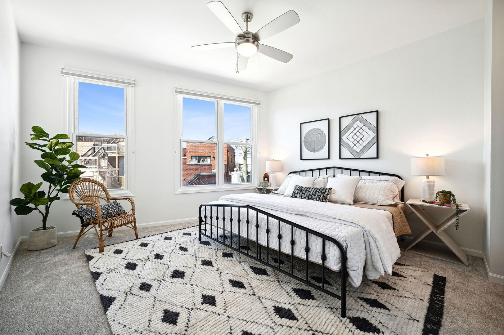 2840 N Lincoln Avenue Unit: F