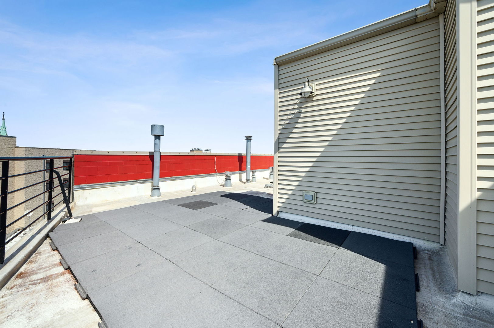 2840 N Lincoln Avenue Unit: F