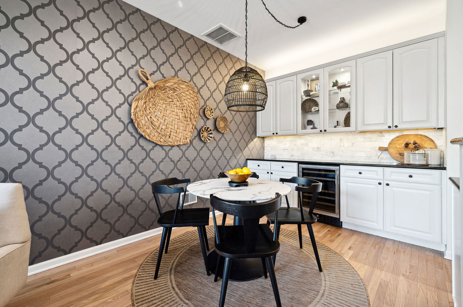 2840 N Lincoln Avenue Unit: F