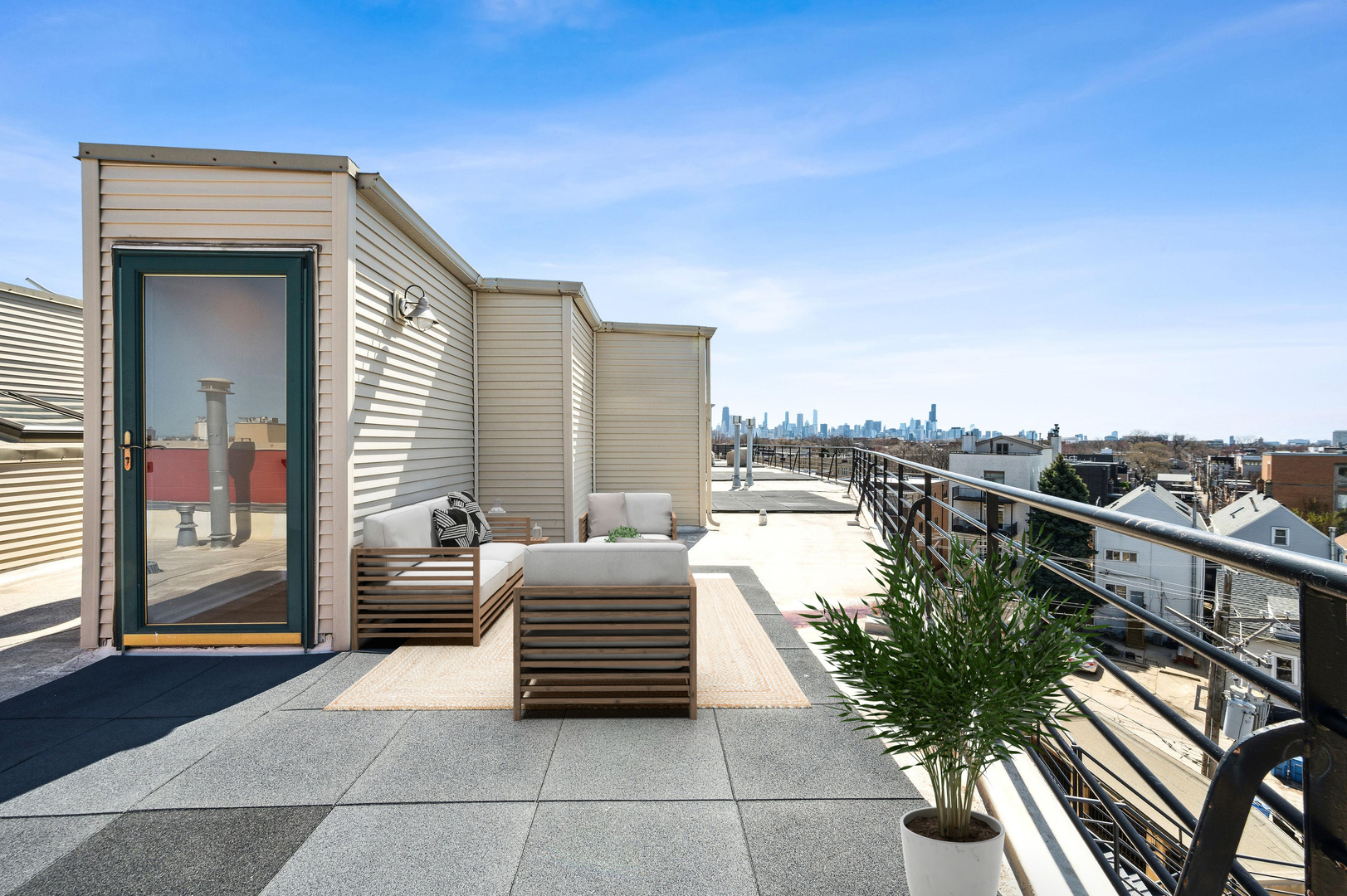 2840 N Lincoln Avenue Unit: F