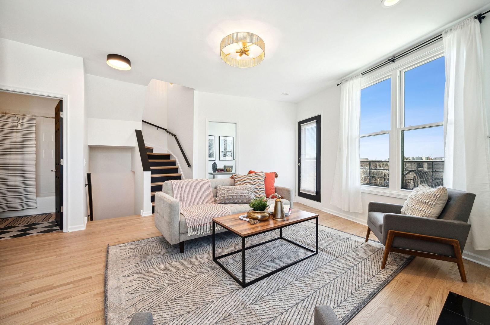 2840 N Lincoln Avenue Unit: F