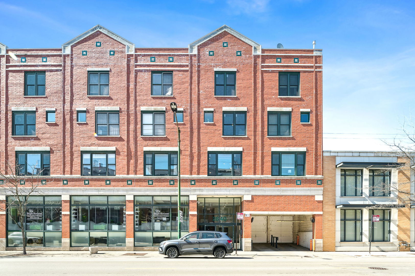 2840 N Lincoln Avenue Unit: F