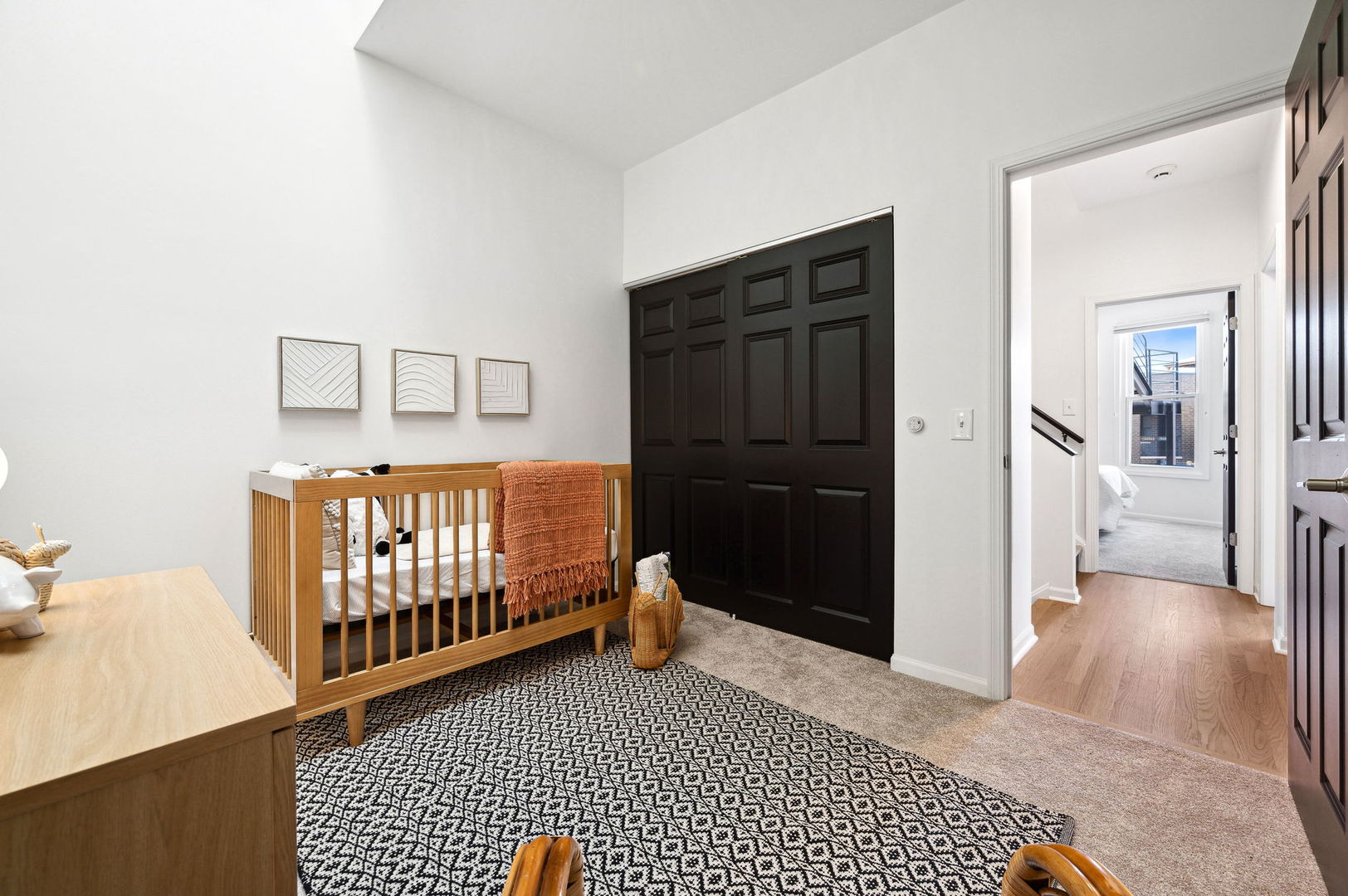 2840 N Lincoln Avenue Unit: F