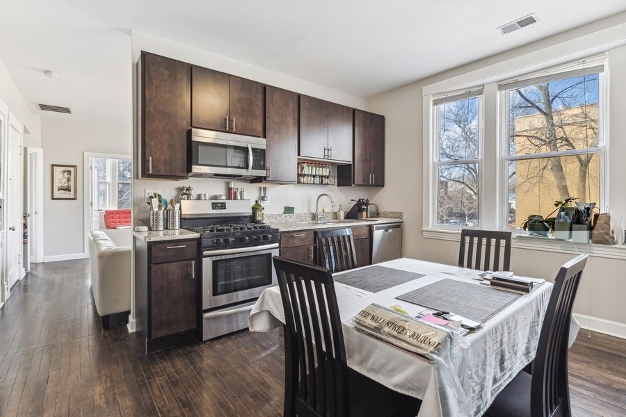 3257 N Ridgeway Avenue