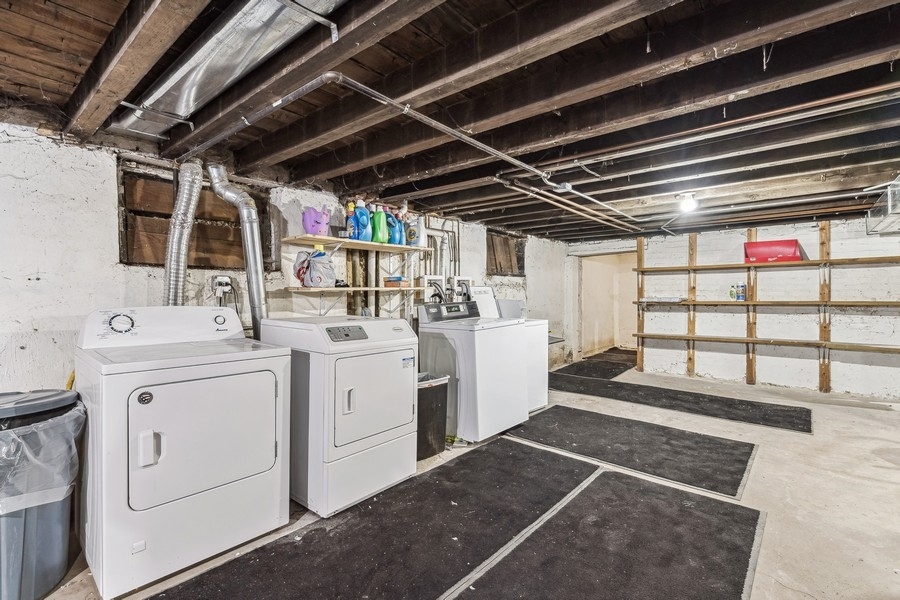 3257 N Ridgeway Avenue