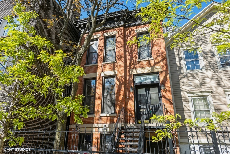 1969 N Lincoln Avenue Unit: 2