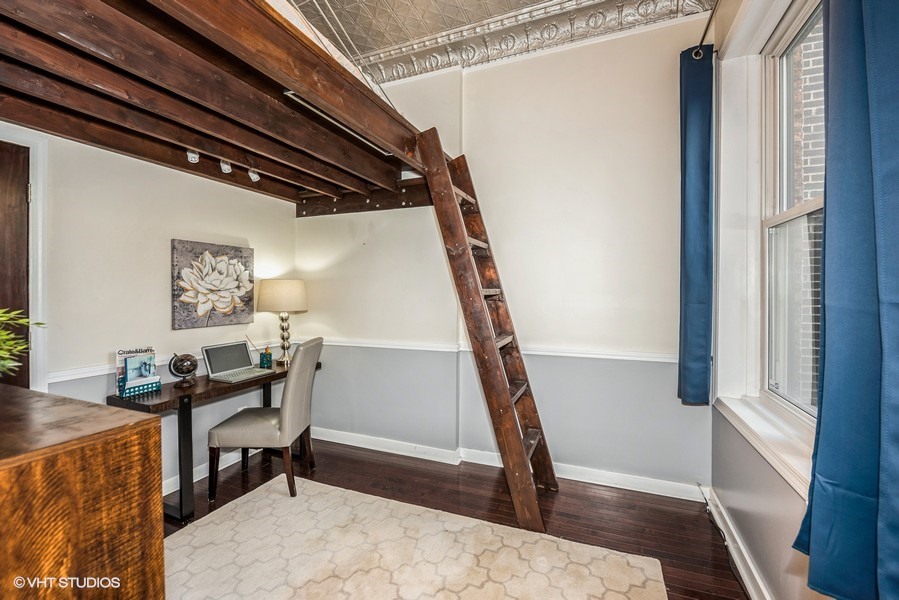 1969 N Lincoln Avenue Unit: 2