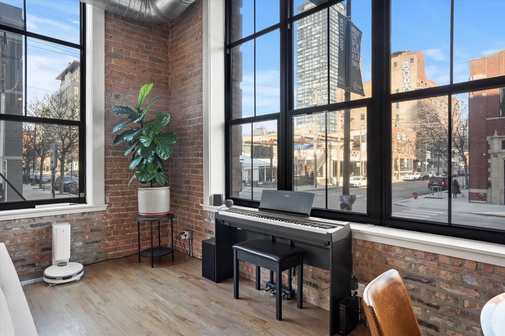 817 W Washington Boulevard Unit: 104