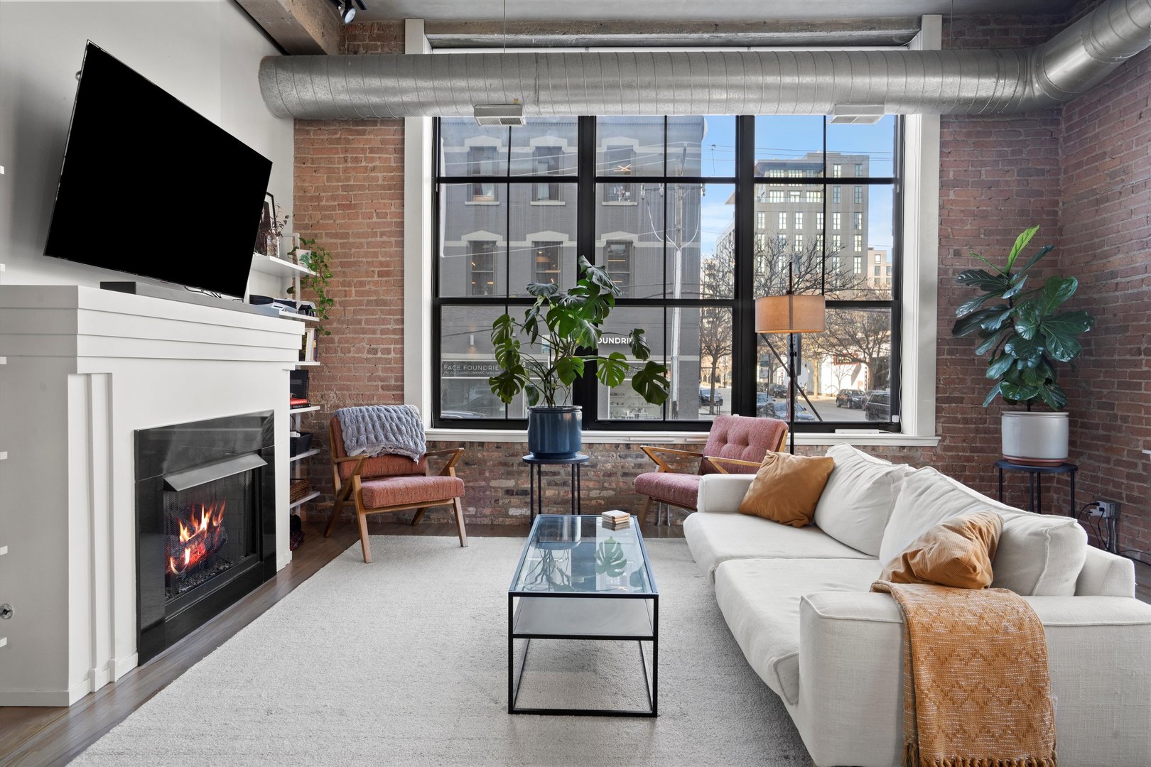 817 W Washington Boulevard Unit: 104