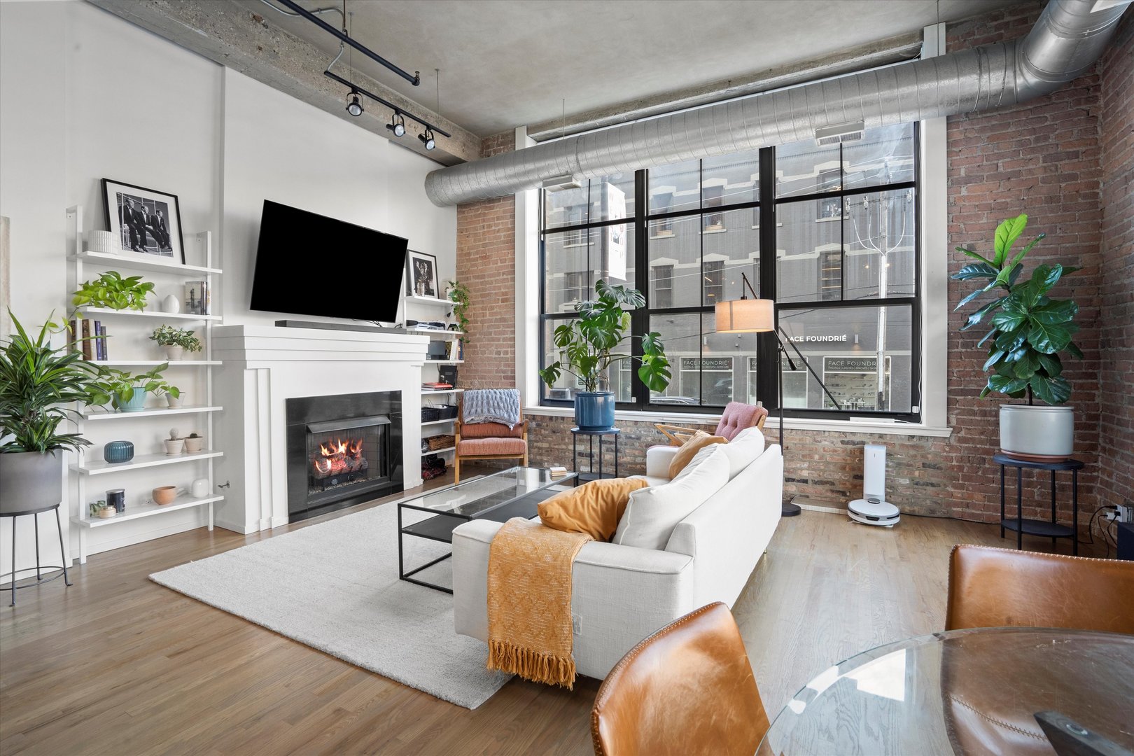 817 W Washington Boulevard Unit: 104