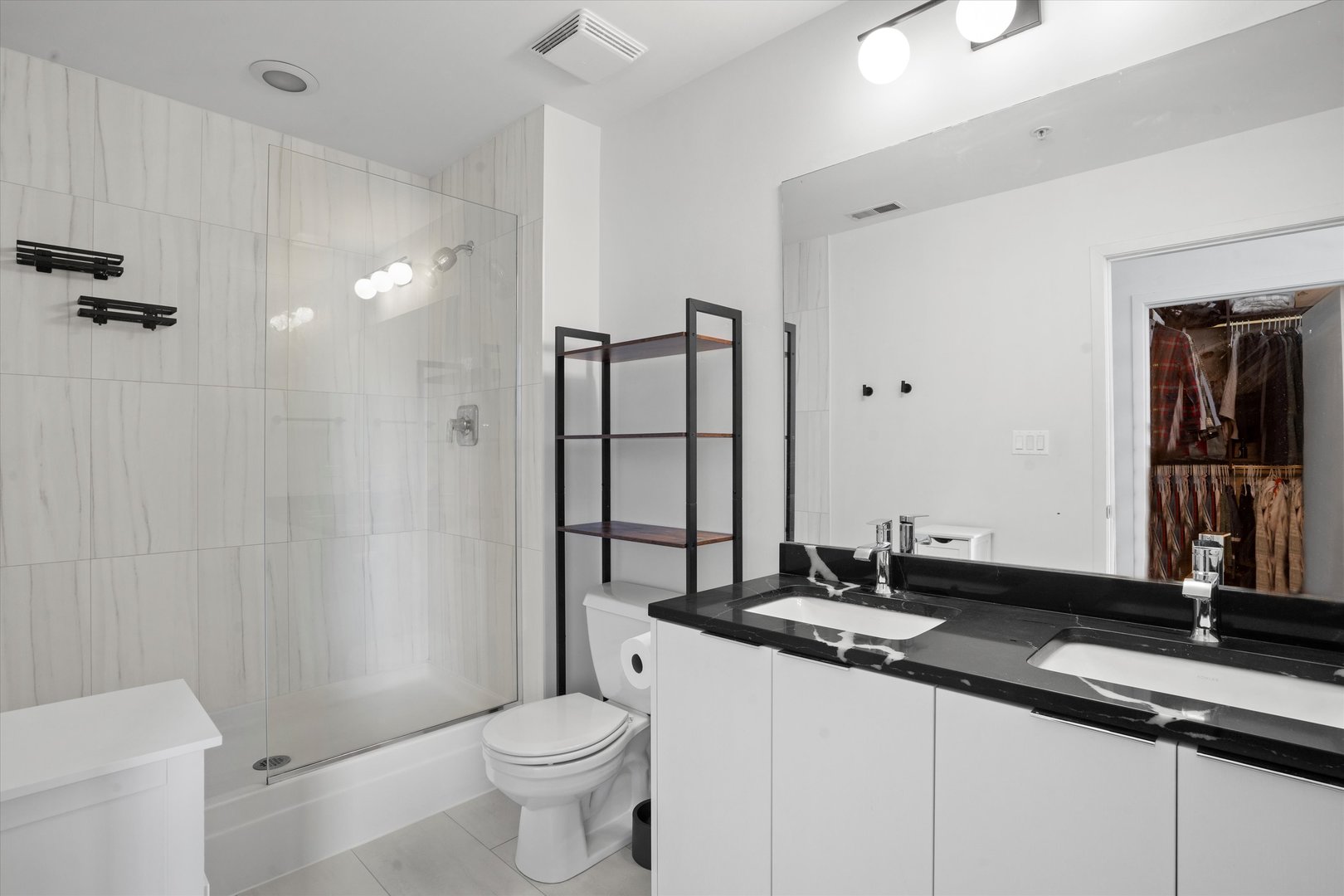 817 W Washington Boulevard Unit: 104