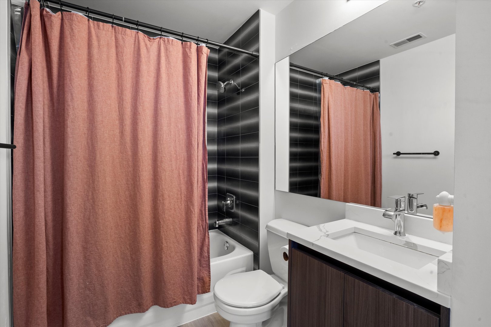 817 W Washington Boulevard Unit: 104