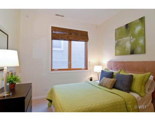 1021 N WINCHESTER Avenue Unit: 2