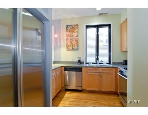 1021 N WINCHESTER Avenue Unit: 2
