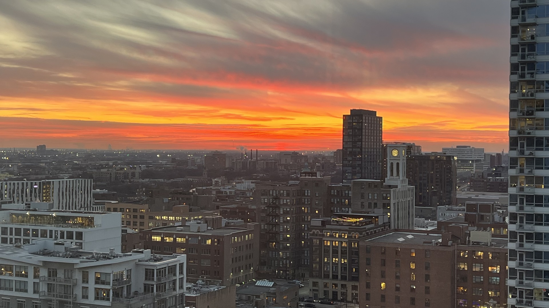 210 S Desplaines Street Unit: 2010