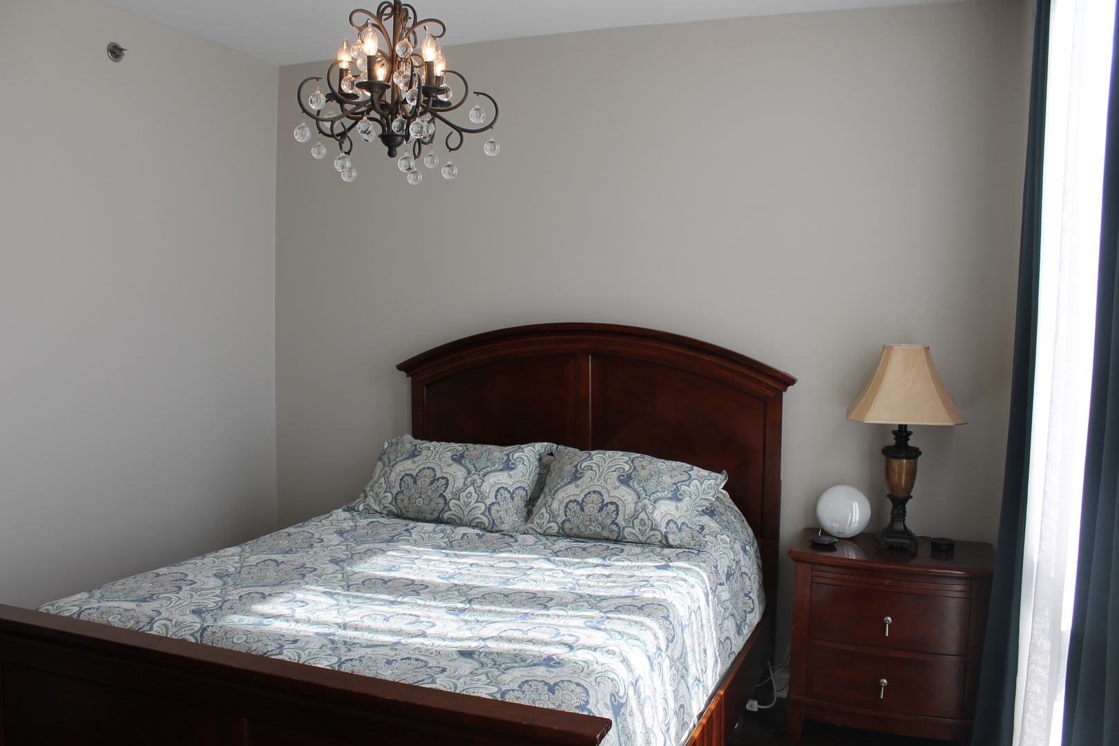 210 S Desplaines Street Unit: 2010