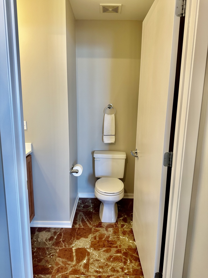 210 S Desplaines Street Unit: 2010