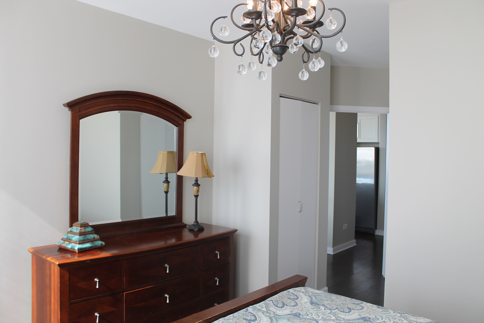 210 S Desplaines Street Unit: 2010