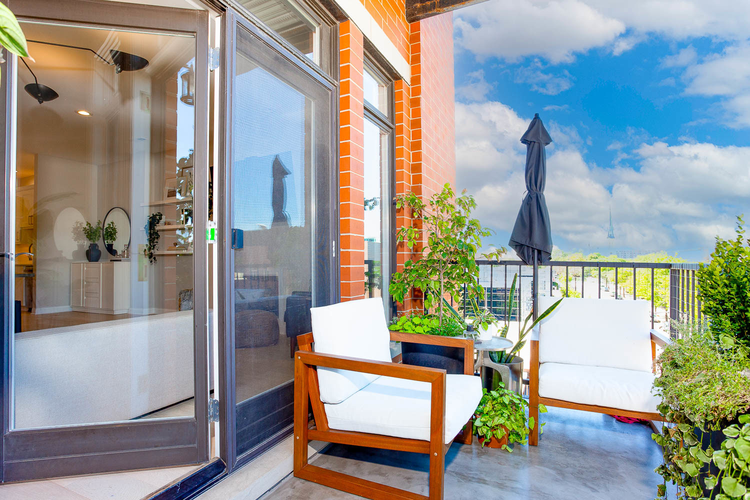 1355 W Washington Boulevard Unit: 4C