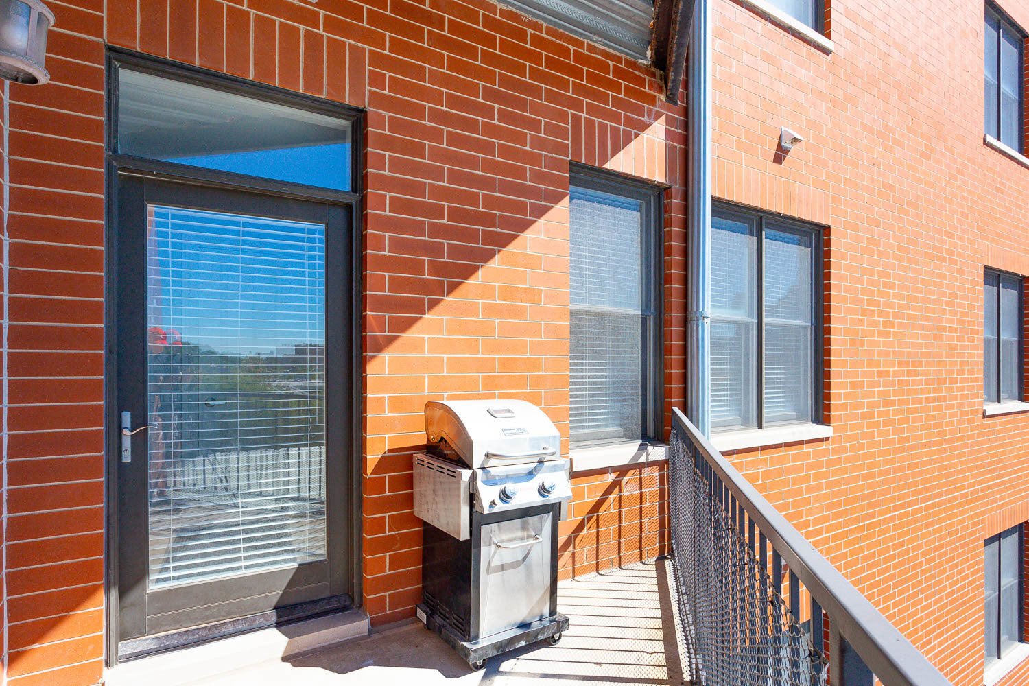 1355 W Washington Boulevard Unit: 4C