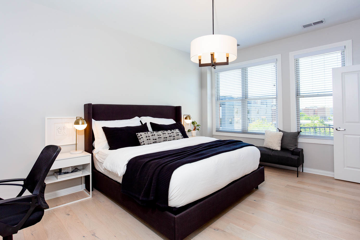 1355 W Washington Boulevard Unit: 4C