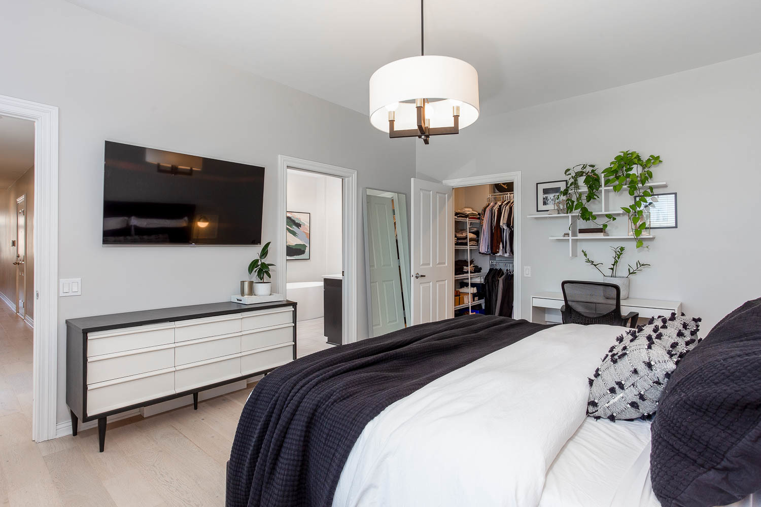 1355 W Washington Boulevard Unit: 4C