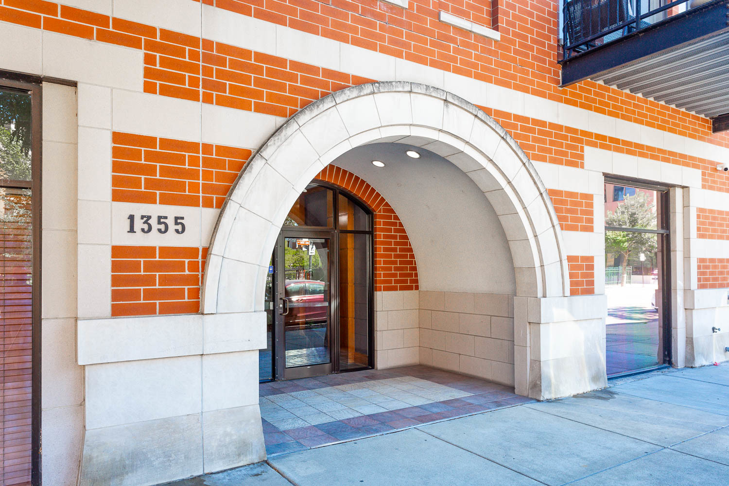 1355 W Washington Boulevard Unit: 4C