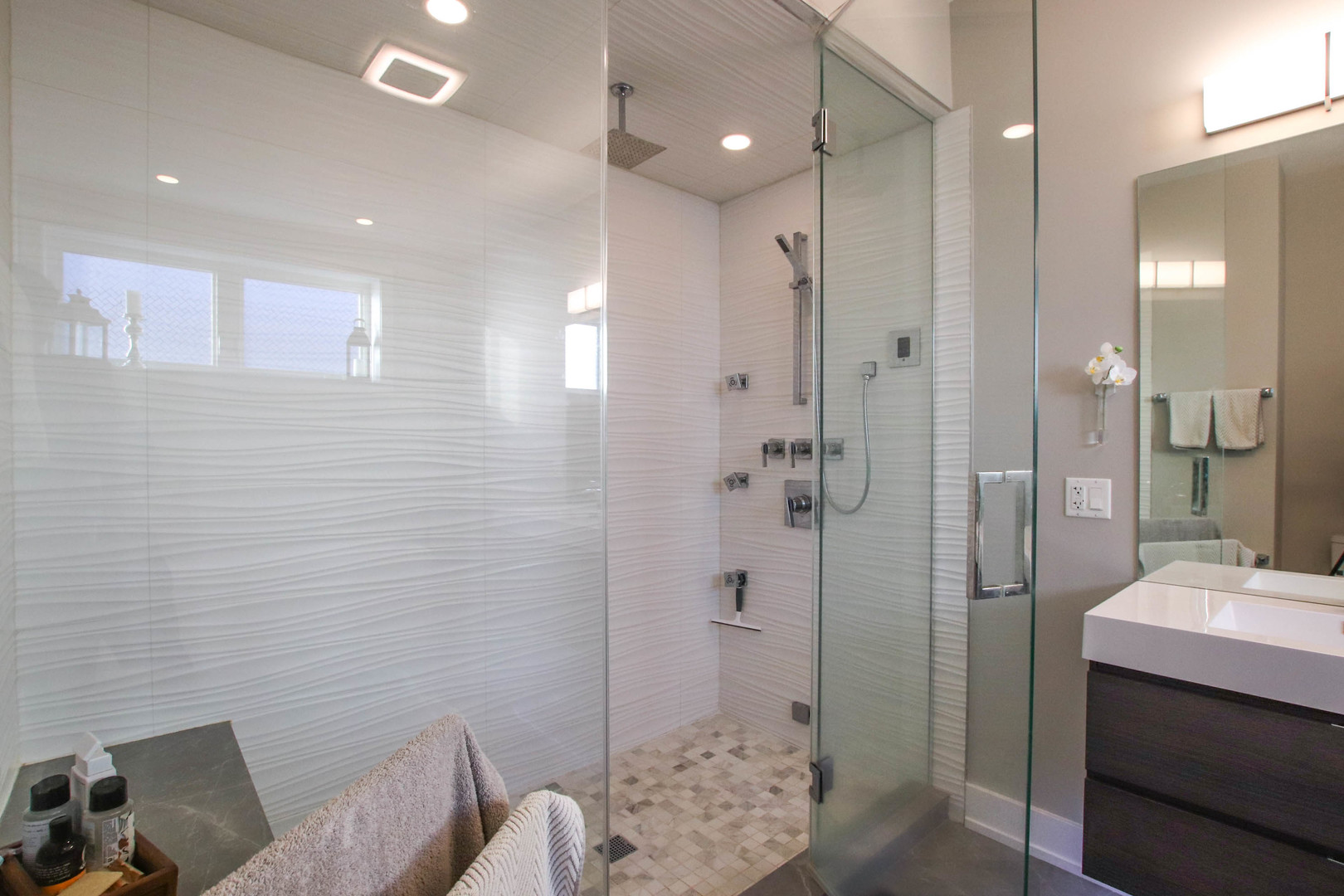 1108 N ASHLAND Avenue Unit: 3