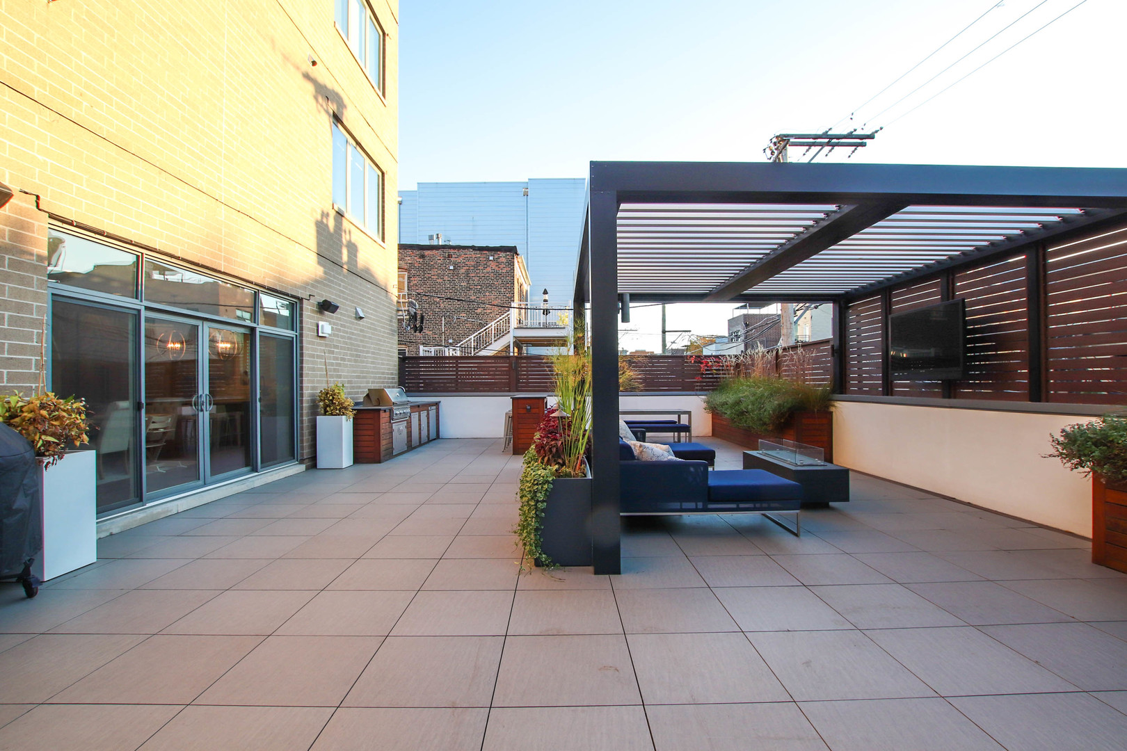 1108 N ASHLAND Avenue Unit: 3